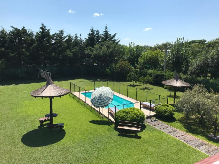 Las Palmeras, casa quinta en Villa Lía