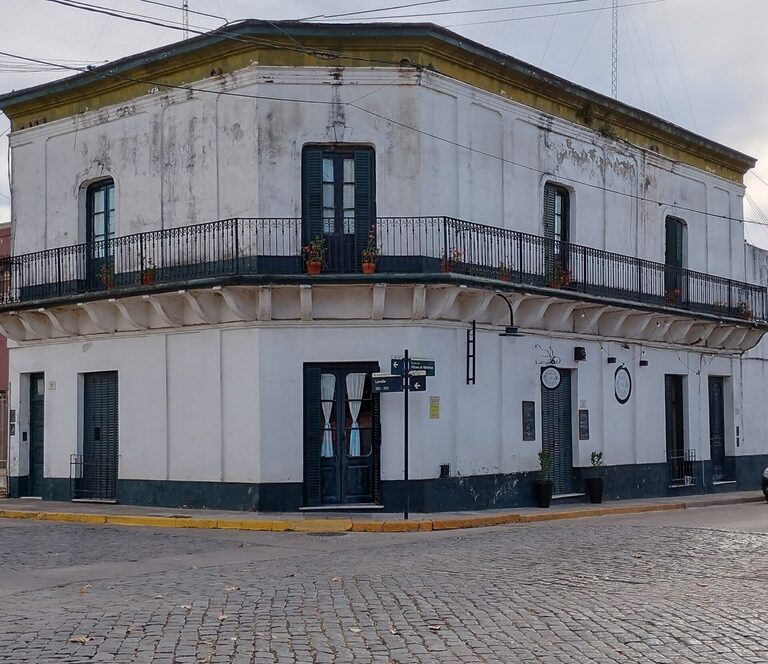 Recorrido a pie por el casco histórico de San Antonio de Areco - Sanantoniodeareco.com