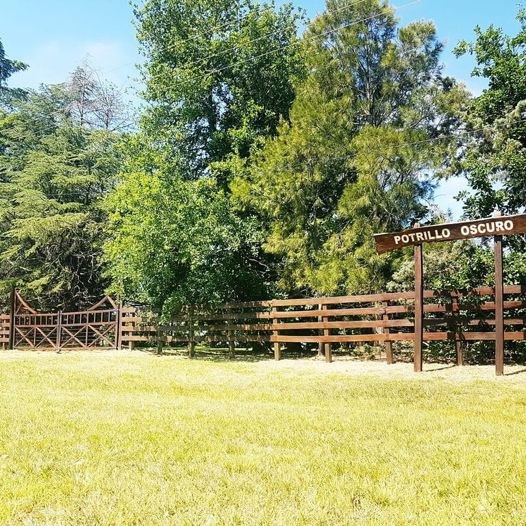 Estancia Potrillo Oscuro, casa de campo en Baradero