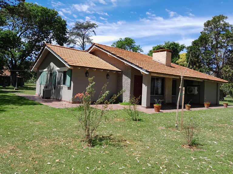 Casco Don Alfredo, casa de campo en Villa Lía
